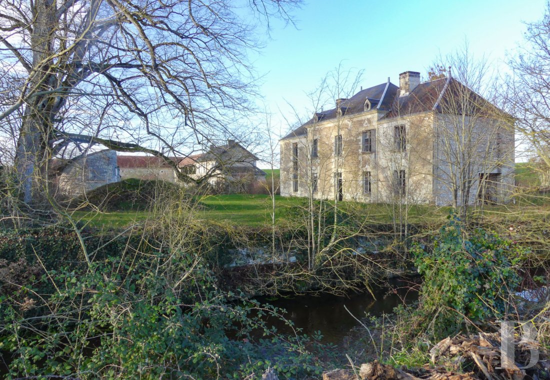 character properties France poitou charentes   - 1