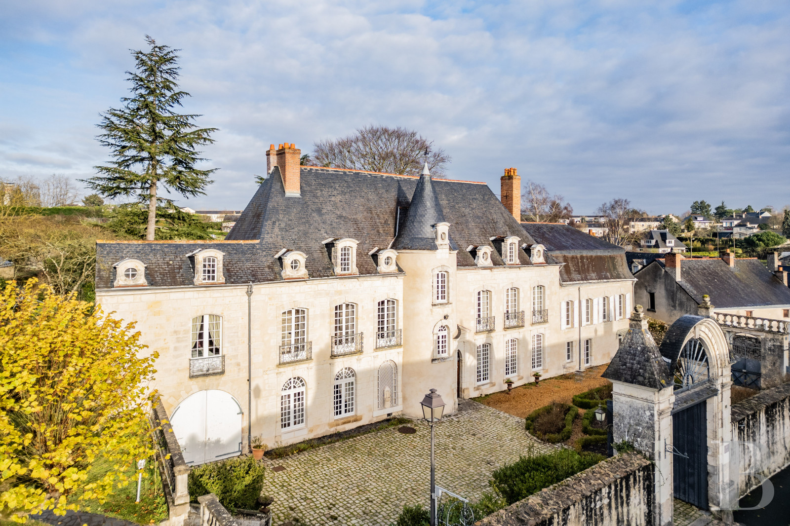 hôtel particulier à vendre Dans une cité historique de l'Anjou