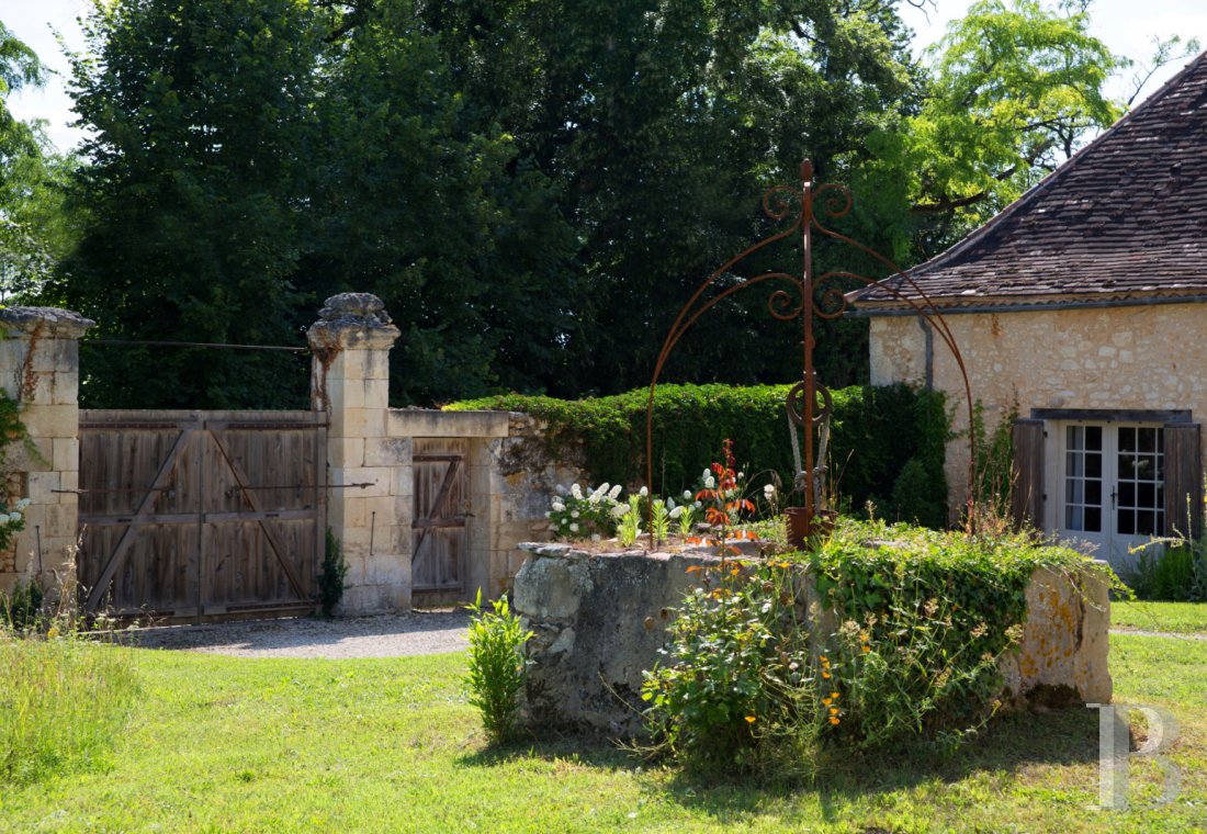 Dans le Périgord, non loin de Bergerac, une maison de maître du 16e siècle, devenue maison d'hôtes - photo  n°4