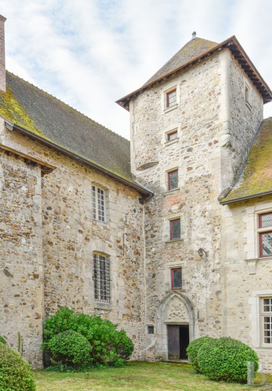 chateaux a vendre auvergne   - 4