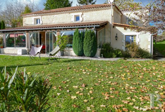 character properties France poitou charentes   - 4