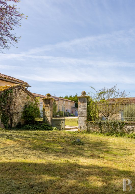 character properties France poitou charentes   - 15