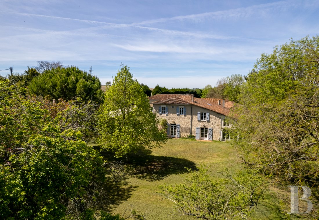 character properties France poitou charentes   - 1