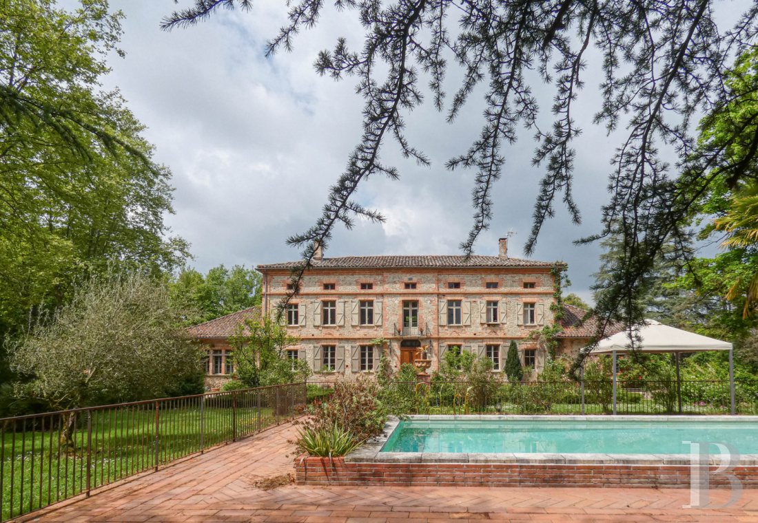 character properties France midi pyrenees   - 1