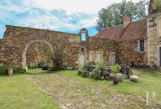 chateaux for sale France burgundy   - 19