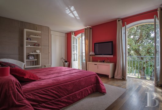 character properties France provence cote dazur   - 7