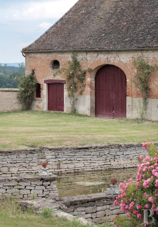 chateaux for sale France burgundy   - 19