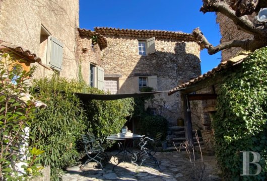 character properties France provence cote dazur   - 4