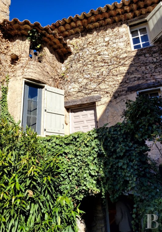 character properties France provence cote dazur   - 6