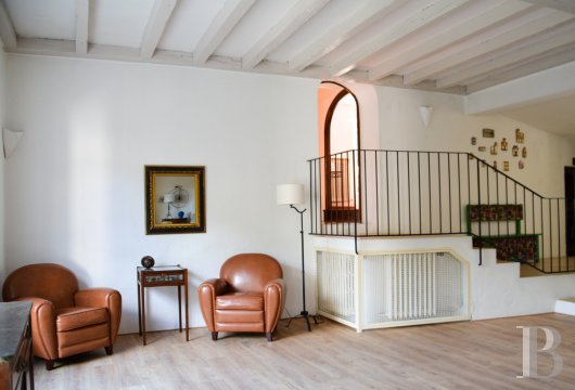 character properties France provence cote dazur   - 8