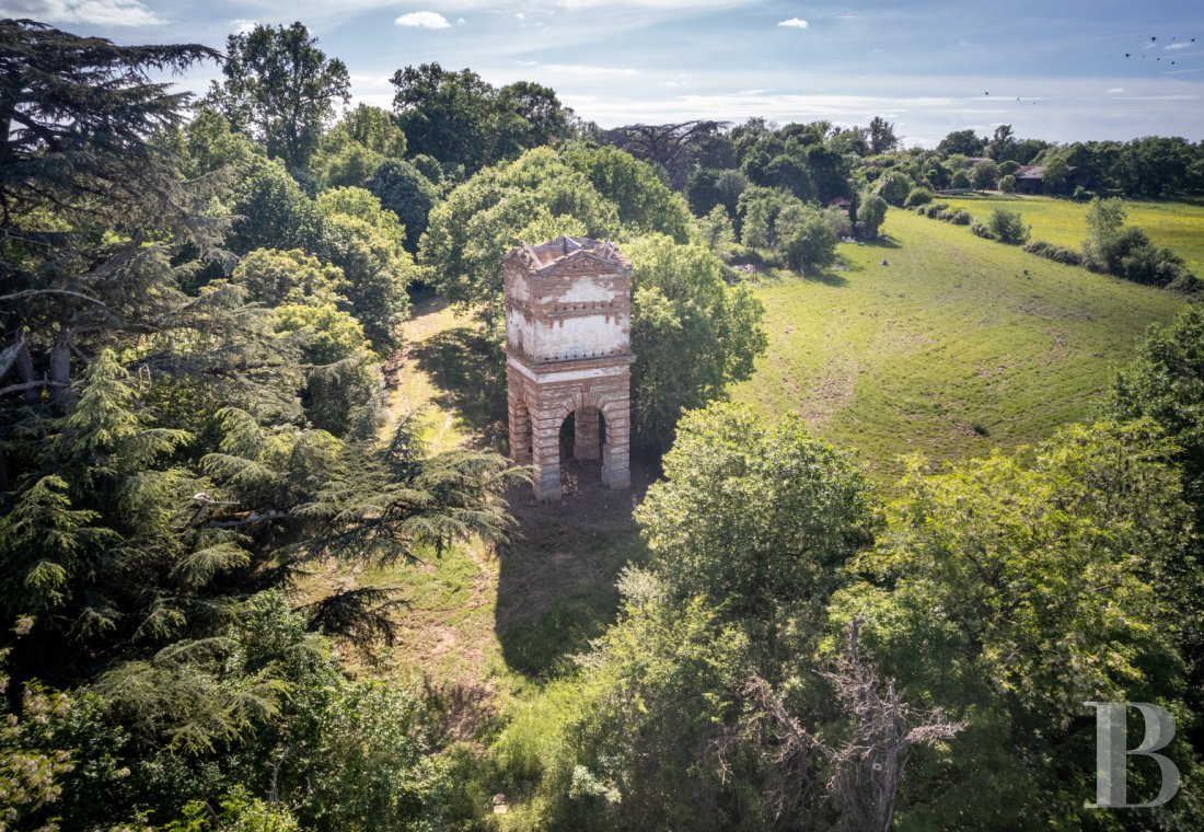 chateaux for sale France midi pyrenees   - 32