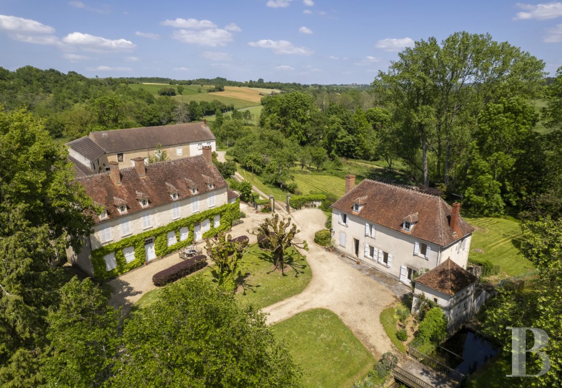 character properties France burgundy   - 1