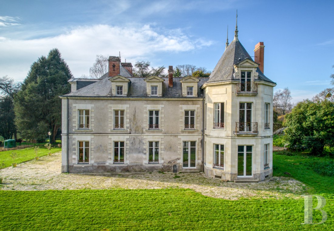 chateaux for sale France pays de loire   - 2