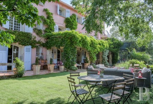 character properties France provence cote dazur   - 4