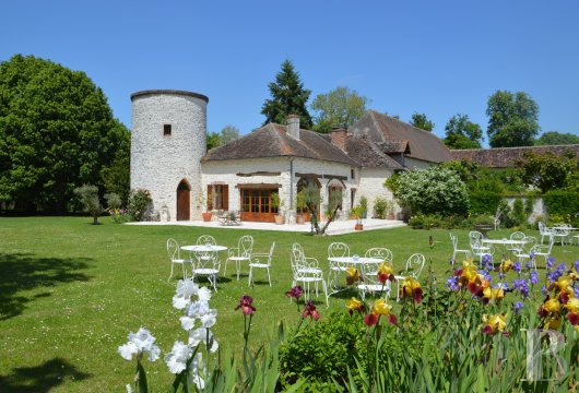 character properties France center val de loire   - 13