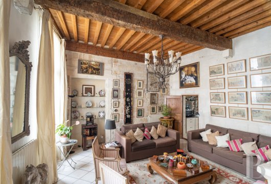 character properties France provence cote dazur   - 12