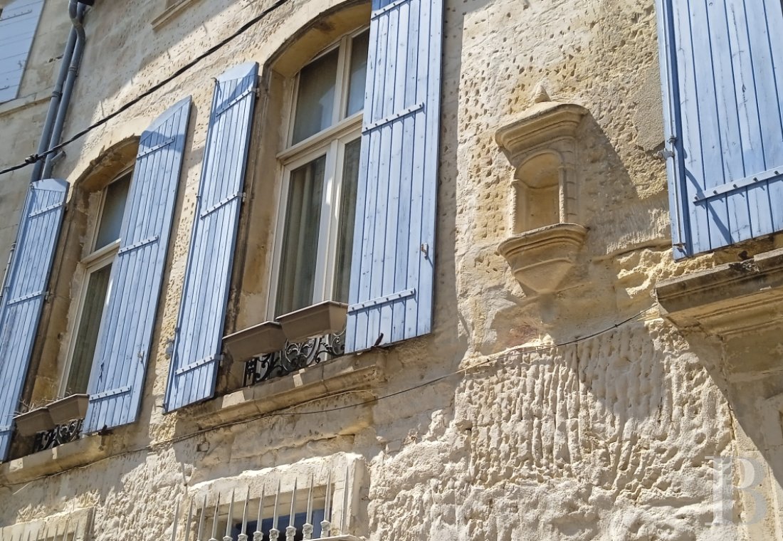 character properties France provence cote dazur   - 14