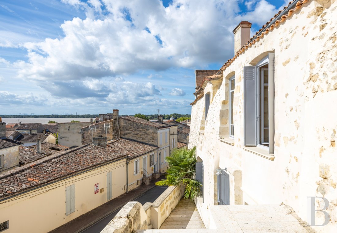 character properties France aquitaine   - 1