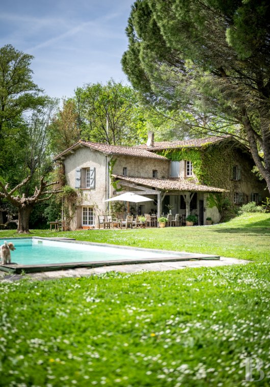 character properties France midi pyrenees   - 3