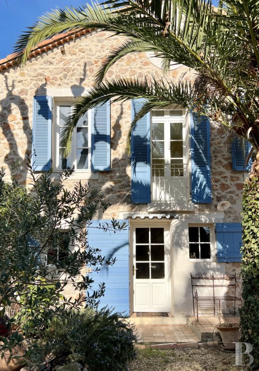 character properties France provence cote dazur   - 2