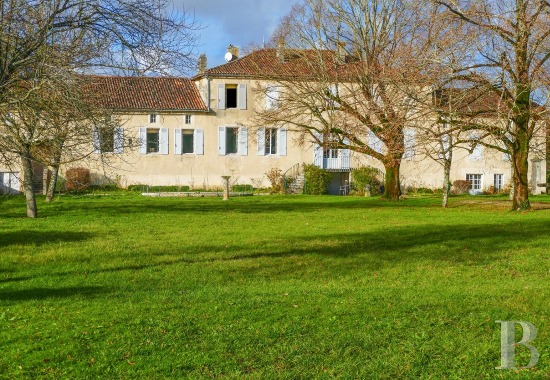 character properties France poitou charentes   - 2