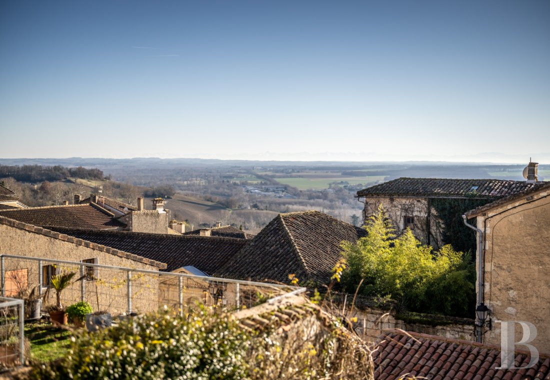 character properties France midi pyrenees   - 21