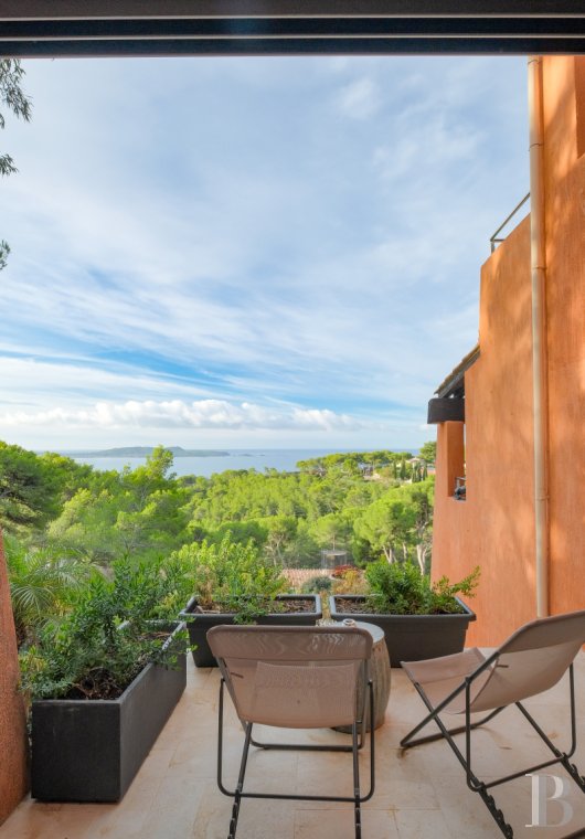 character properties France provence cote dazur   - 7