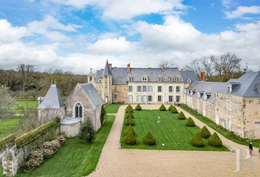 chateaux for sale France pays de loire   - 2