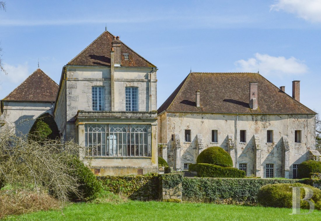 Historic buildings for sale - champagne-ardennes - A former Cistercian abbey with guest houses and 9 hectares of grounds,  half an hour from Epernay in the Champagne region 