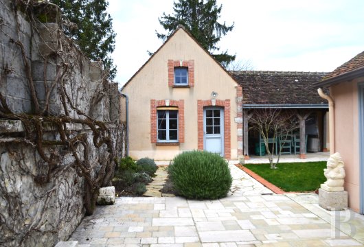 character properties France center val de loire   - 17