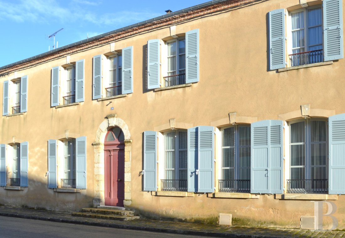 character properties France center val de loire   - 2