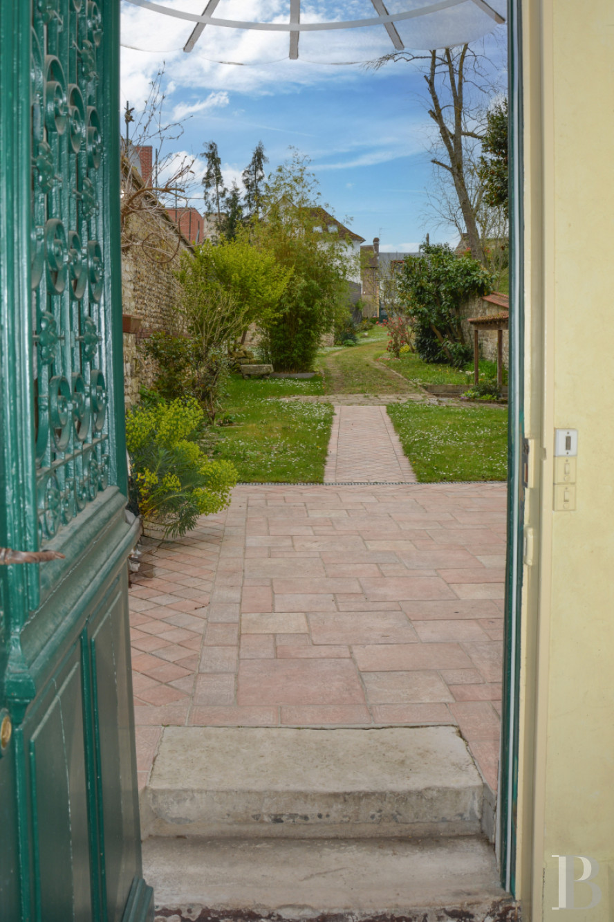 Residences for sale Upper Normandy 120 km from Paris