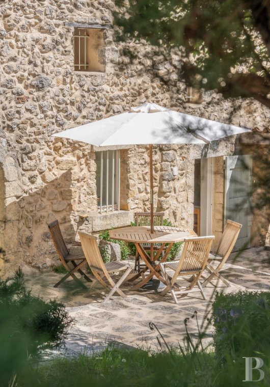 character properties France provence cote dazur   - 5