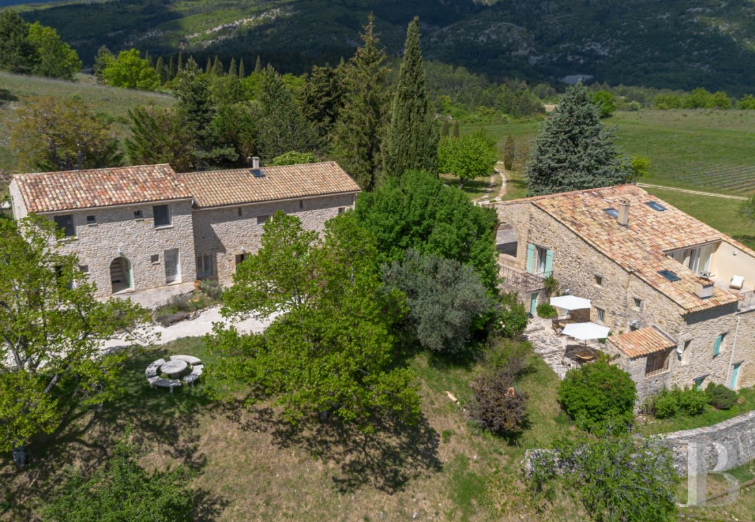 character properties France provence cote dazur   - 2