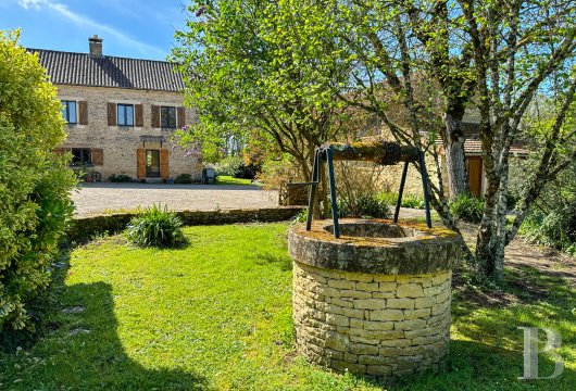 character properties France aquitaine   - 19