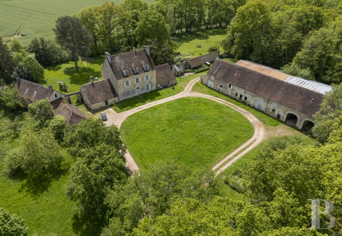 manoirs a vendre bourgogne   - 1