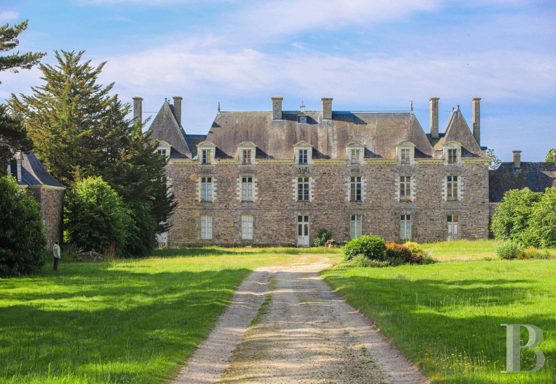 chateaux a vendre bretagne   - 2