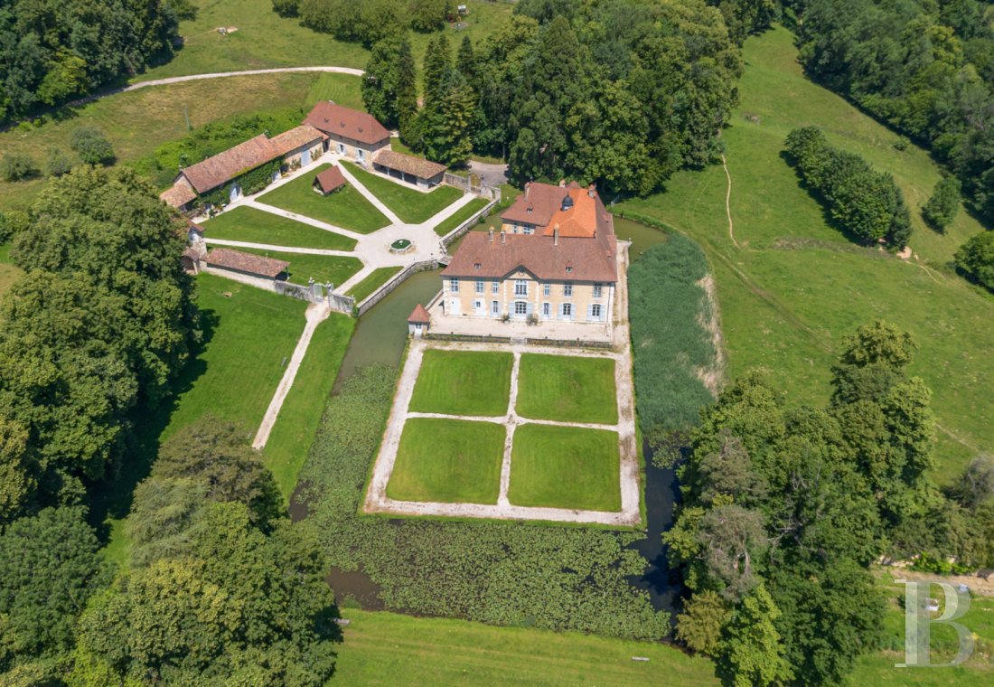 Castles / chateaux for sale - rhones-alps - A listed chateau, redesigned in the 18th century, with moats, outhouses, a drawbridge and  49 hectares of grounds, in the Valdaine valley in France’s beautiful Isère department