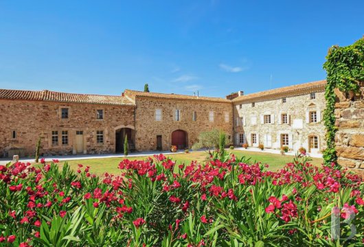 chateaux a vendre languedoc roussillon   - 25