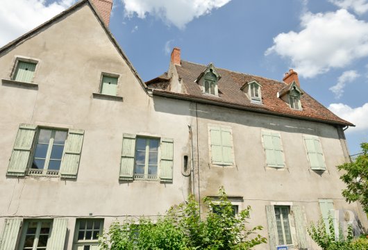 properties in town auvergne   - 2