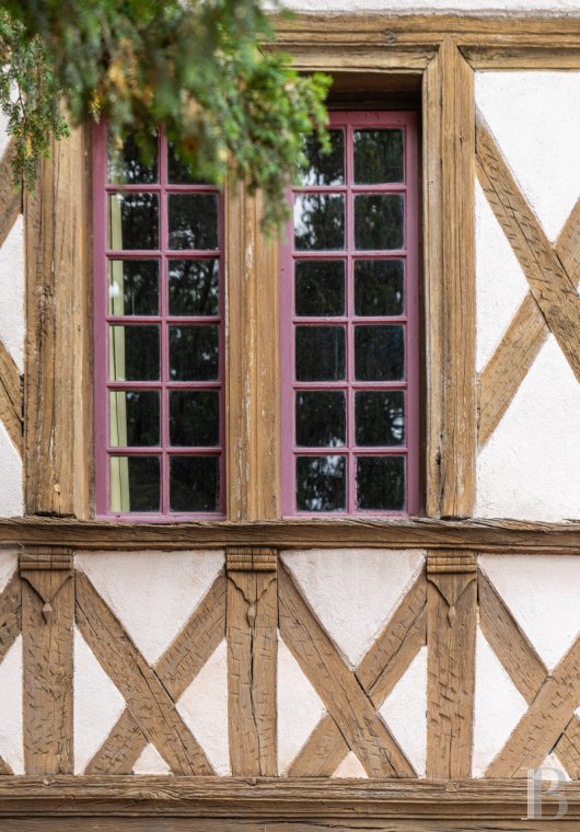 Historic buildings for sale - rhones-alps - A charming pair of Renaissance-style houses with a walled garden, nestled in  a quaint village in beautiful countryside by the French town of Roanne