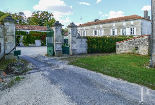 vieilles maisons francaises poitou charentes   - 5