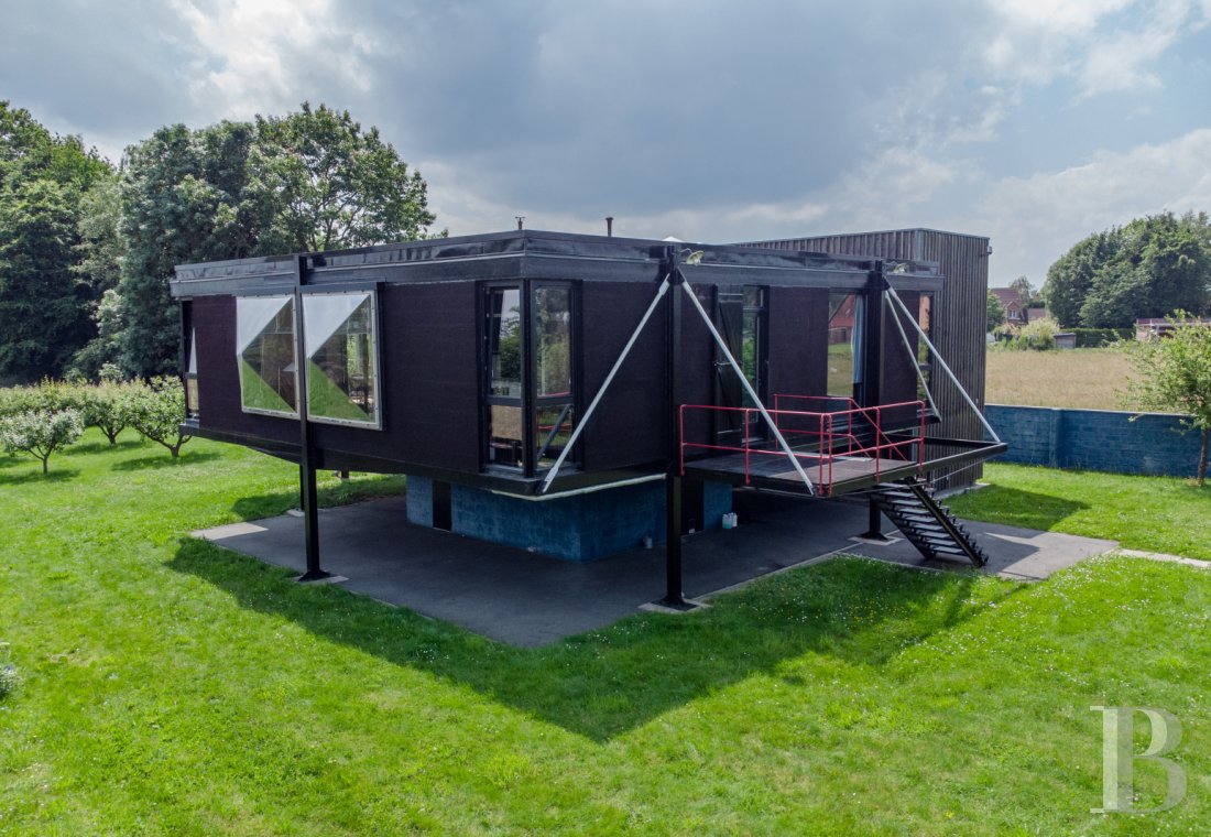 20th C. Architecture for sale - north - 10 kilometres southeast of Lille, the Sterckeman house by the architect Paul Chemetov,  nestled within a tree-filled garden and surrounded by pastures