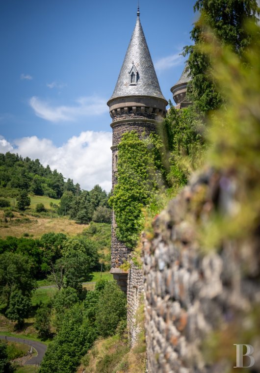 chateaux a vendre auvergne   - 4