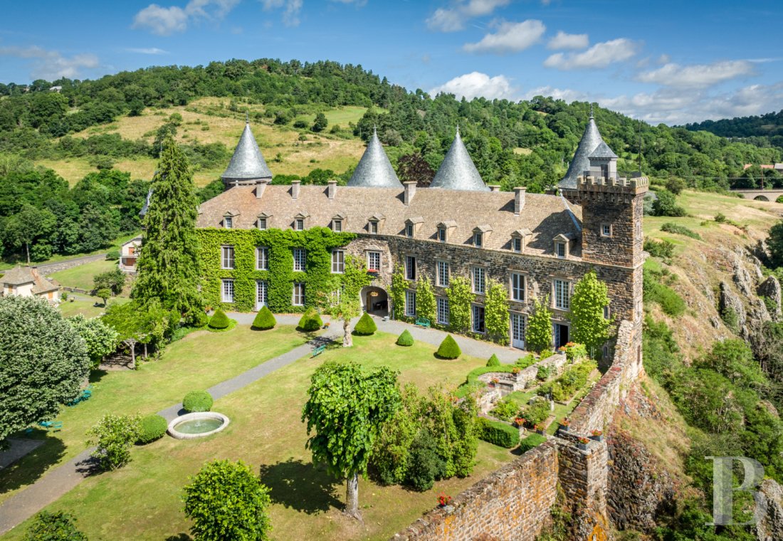 chateaux a vendre auvergne   - 2