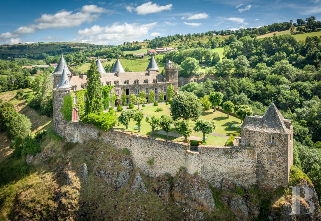 chateaux a vendre auvergne   - 1