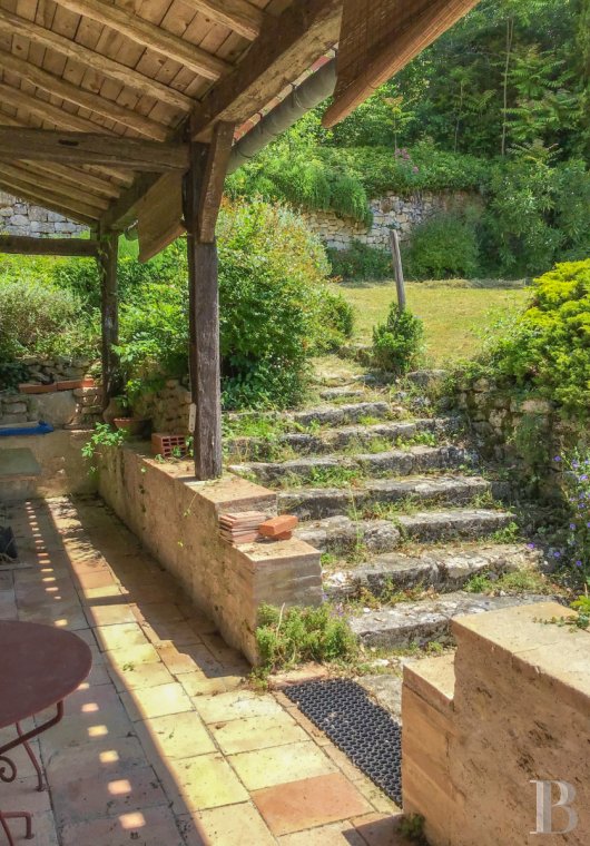 character properties France midi pyrenees   - 11