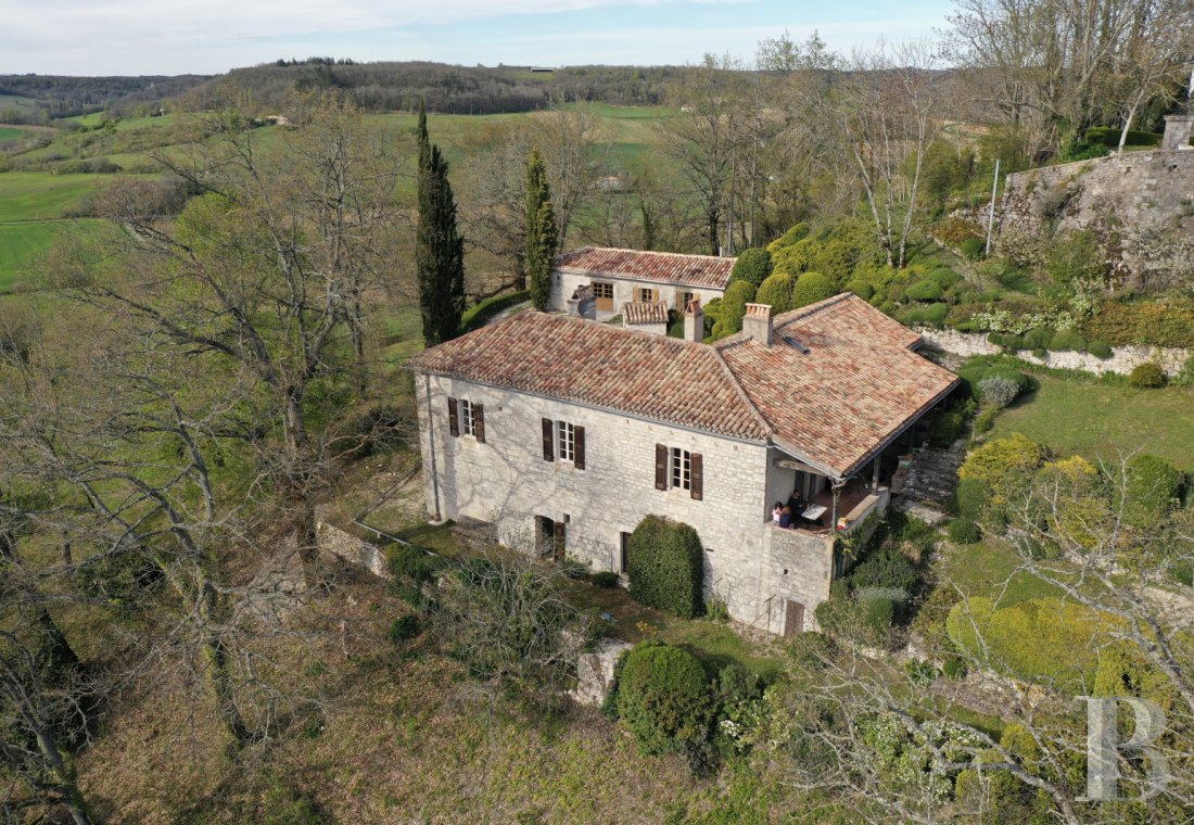 character properties France midi pyrenees   - 1