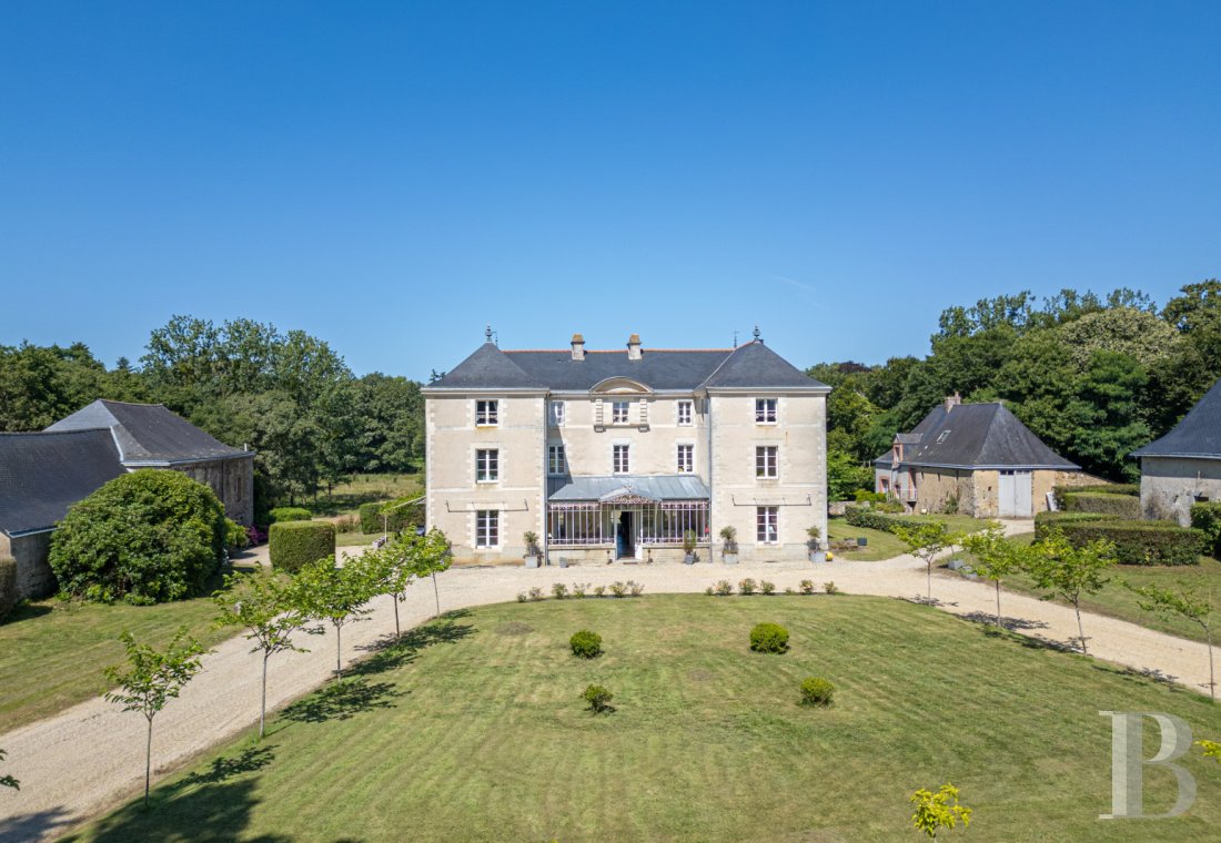 chateaux for sale France pays de loire   - 2