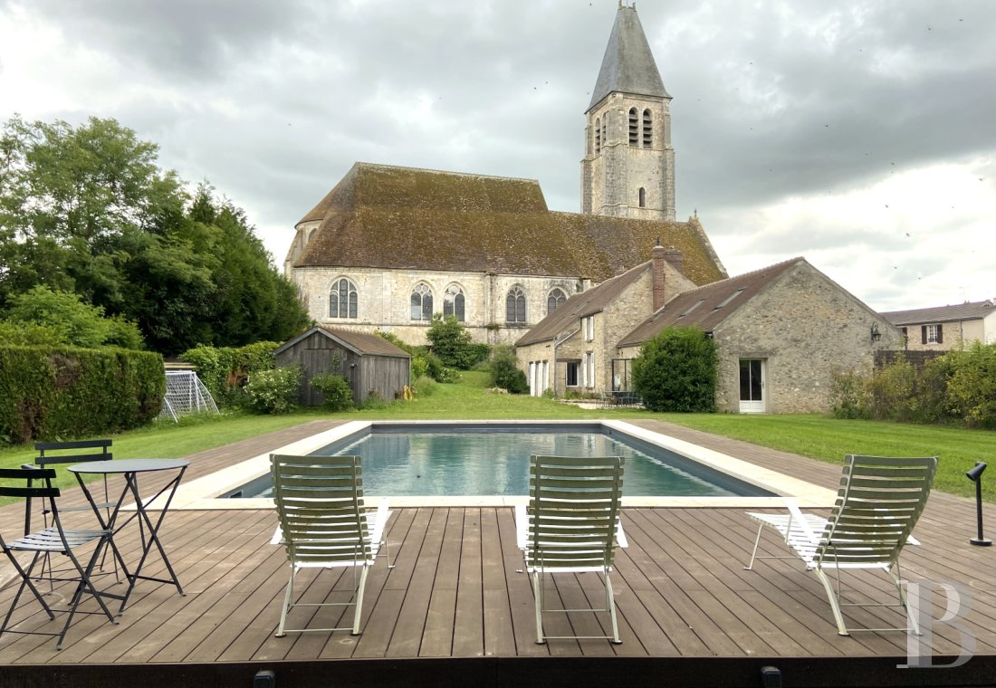 character properties France ile de france   - 11